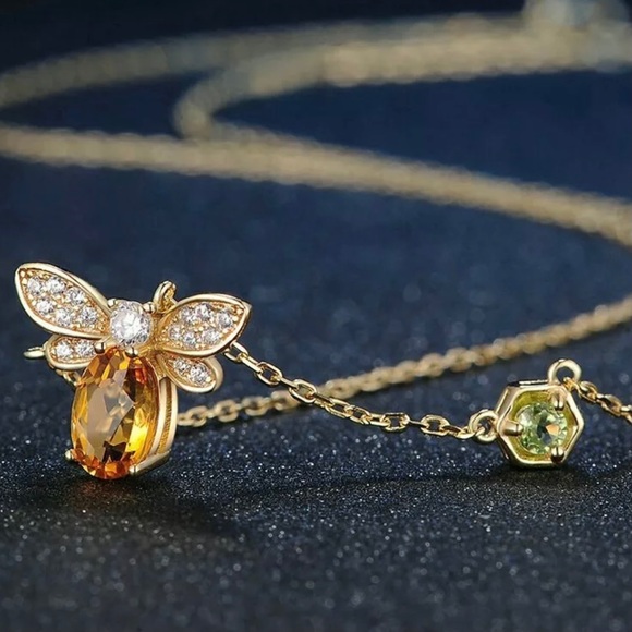 NEW Citrine 18k Gold Queen Bee Pendant Necklace - Picture 3 of 9